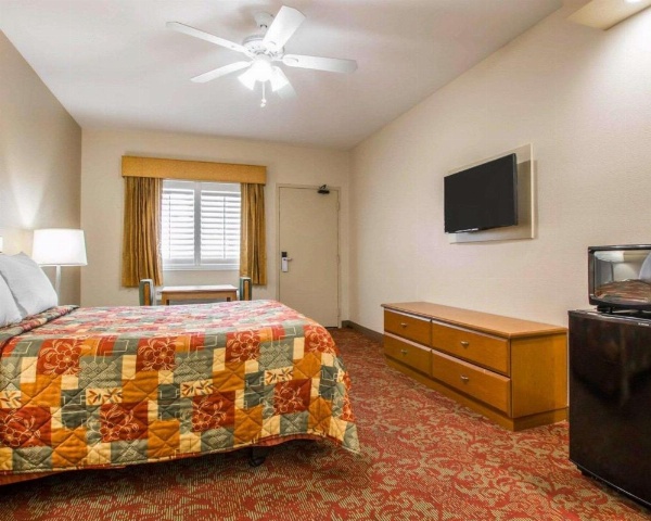 Rodeway Inn Encinitas North image 8